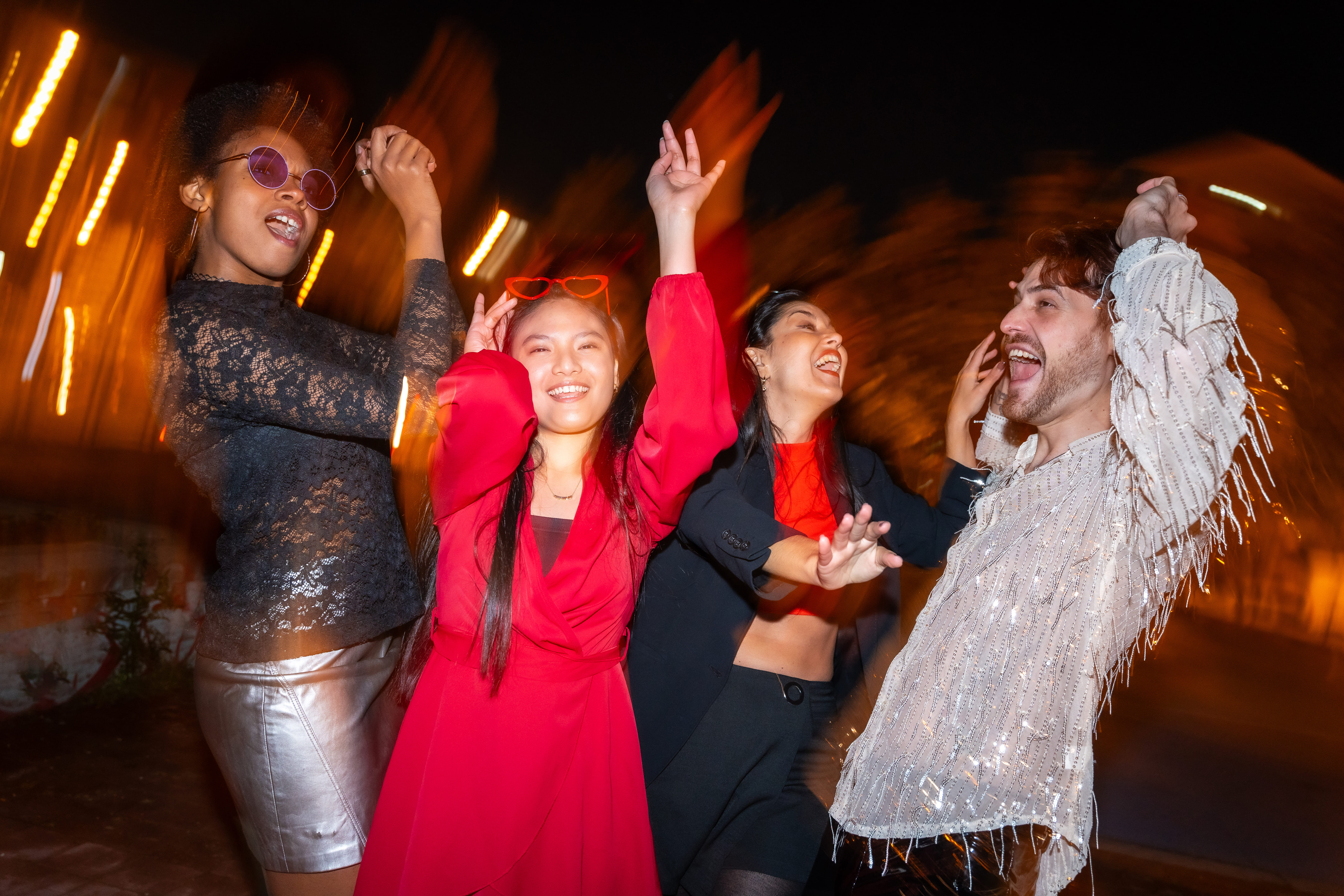 happy-friends-partying-and-dancing-in-the-city-at-2024-12-09-01-17-15-utc (1) fiesta carnaval cigales
